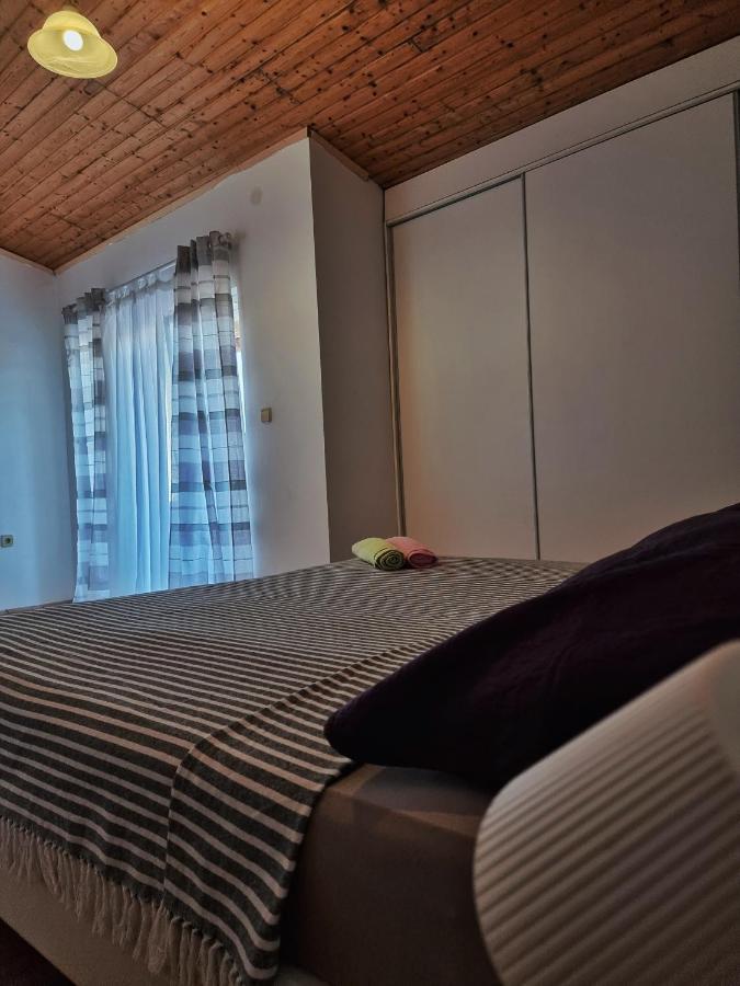Guesthouse Dila Galovac  Eksteriør bilde