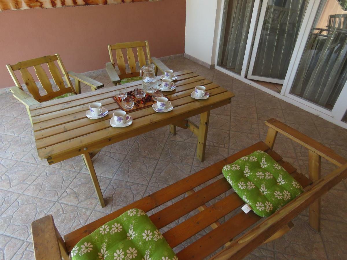 Guesthouse Dila Galovac  Eksteriør bilde